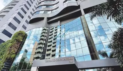 Apartamento à venda em Maringá, Zona 01, com 4 suítes, com 240 m²,  Edifício Silva Jardim