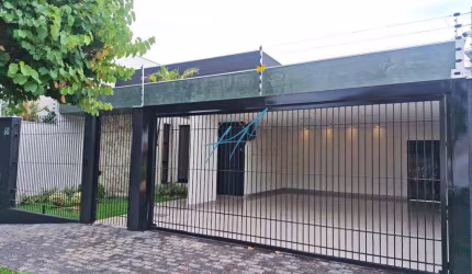 Casa à venda em Maringá, Jardim Itália, com 3 suítes, com 231 m²