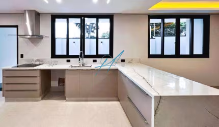 Casa à venda em Maringá, Zona 02, com 4 quartos, com 200 m²