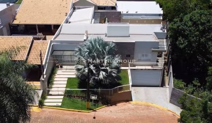 Casa de 4 quartos e 4 suítes à venda em Condomínio