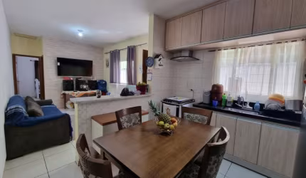 Belíssima residência de 2 dormitórios e área gourmet planejada