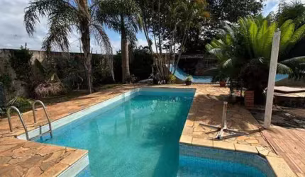 Chácara com casa sede, piscina e pista de skate - Bairro: Campestrre