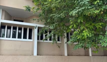Imóvel comercial, com salas amplas e ótima localização no centro