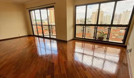 Apartamento com espaços generosos, em condomínio com completa infra de lazer e excelente localização no bairro (próximo da Esalq). Bairro: São Judas
