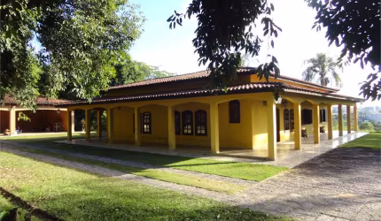 Chácara com 4 quartos à venda em Monte Alegre - SP