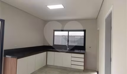 Condomínio com 3 quartos à venda em Roncáglia - SP