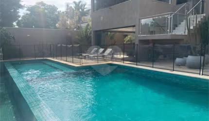 Condomínio com 6 quartos à venda em Bosque - SP