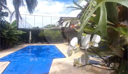 Condomínio com 5 quartos à venda em Vista Alegre - SP
