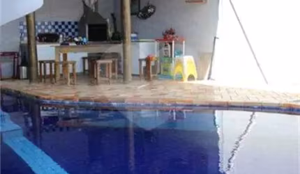 Condomínio com 4 quartos à venda ou para locação em Pinheirinho - SP