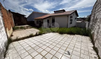 Casa à venda em Centro - SP