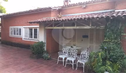 Casa com 4 quartos à venda ou para locação em Centro - SP