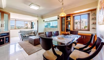 Apartamento com 3 quartos à venda na Rua Guararapes, 455, Petrópolis, Porto Alegre por R$ 1.615.000