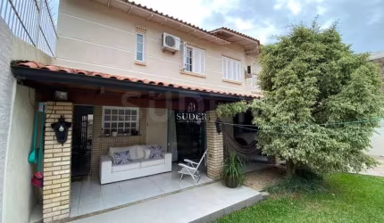 Casa com 5 quartos à venda na Avenida Polar, 415, Jardim Floresta, Porto Alegre por R$ 830.000