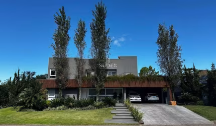 Casa em condomínio fechado com 4 quartos à venda na Avenida Juca Batista, 8000, Ponta Grossa, Porto Alegre por R$ 4.200.000