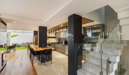 Casa em condomínio fechado com 2 quartos à venda na Rua Pedro Nicco, --, Ecoville, Curitiba por R$ 1.980.000