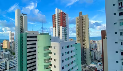 VISTA MAR DEFINITIVA EM TAMBAÚ – 3 QUARTOS, PORTEIRA FECHADA E CONDOMÍNIO CLUBE!