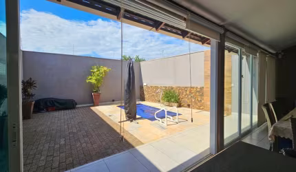 Casa à venda com 3 quartos sendo uma suíte, piscina e varanda gourmet no Bairro Grande Horizonte - Uberaba - MG