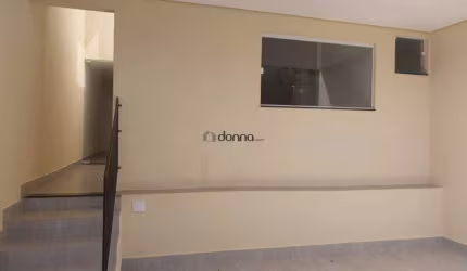 Casa com 02 quartos, sendo 02 Suítes