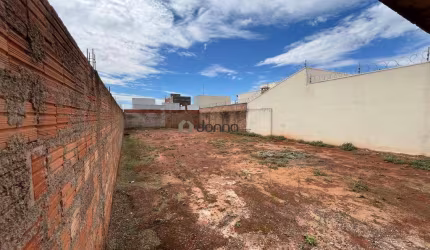 Terreno de esquina no Bairro Laranjeiras murado 260 m2