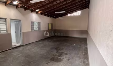 Casa a venda com 3 quartos Bairro Valim de Mello