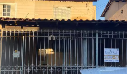CASA C/ 3 QUARTOS NO BAIRRO CÁSSIO REZENDE