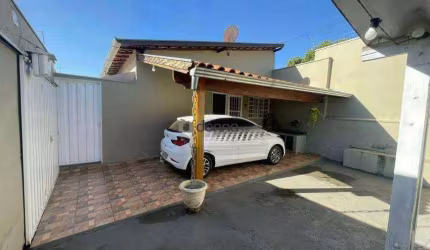 CASA COM 3 QUARTOS S/ 1 SUÍTE NO BAIRRO FABRÍCIO