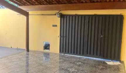Casa com tres quartos sendo uma suite no Jardim Induberaba