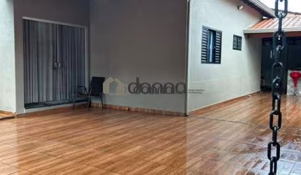 CASA COM 2 QUARTOS NO BAIRRO JARDIM UBERABA