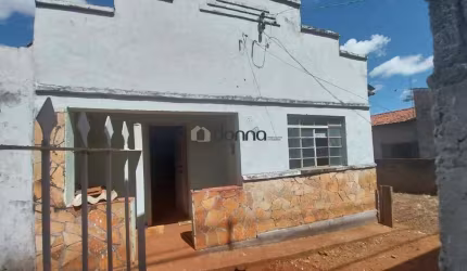 Casa à venda, 2 quartos, 2 vagas, Vila Militar - Uberaba/MG