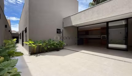 Casa à venda, 4 quartos, 2 suítes, 2 vagas, Mercês - Uberaba/MG