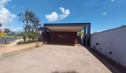 Casa a Venda no Condominio Damha II