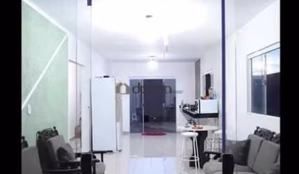 Casa a venda com dois quartos no bairro laranjeiras