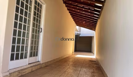 CASA COM 3 QUARTOS - CIDADE NOVA