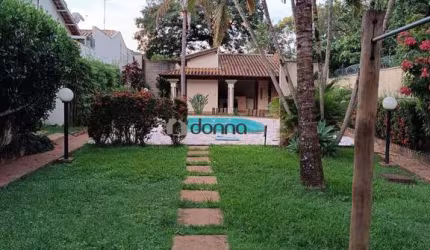 CASA COM 3 QUARTOS 1 SUÍTE - CONDOMÍNIO VILLAGE MERCÊS