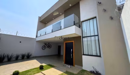 Casa à venda no Parque das Laranjeiras, ótima localização, 2 quartos, sala para 2 ambientes, cozinha com planejados, piscina aquecida - Uberaba - MG