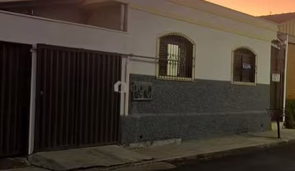 CASA 3 QUARTOS COM BARRACÃO NO MERCES