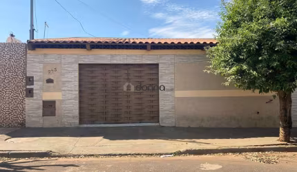 Casa à venda, 3 quartos, 4 vagas, Girassóis - Uberaba/MG