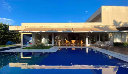 Casa a venda com quatro suites no condominio Damha 1