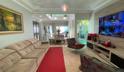 Casa à venda, 4 quartos, 4 suítes, 3 vagas, Jardim do Lago - Uberaba/MG