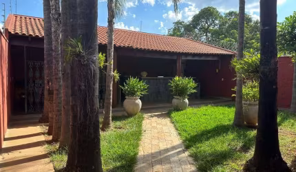 Casa com 3 dormitórios à venda, 225 m² por R$ 980.000,00 - Quinta Boa Esperança - Uberaba/MG