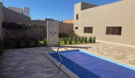 Casa à venda, 3 quartos, 2 suítes, 4 vagas, Parque das Laranjeiras II - Uberaba/MG