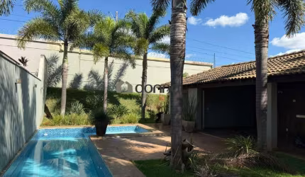 Casa à venda, 3 quartos, 3 suítes, 8 vagas, Jardim do Lago - Uberaba/MG