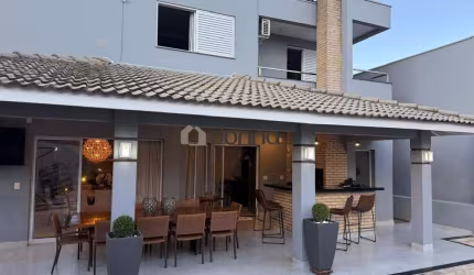 Casa à venda, 4 quartos, 4 suítes, 3 vagas, Jardim São Bento - Uberaba/MG