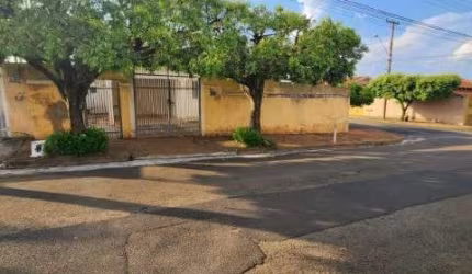 Prox.Unesp, Casa à venda em Rio Preto-SP, Jardim Nazareth, 2 quartos, 1 sala, 1 banheiro, 1 vaga, 80m², terreno de 450m², esquina, quintal grande