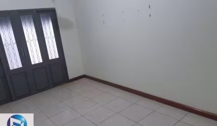 Casa de Luxo na Vila Imperial: 3 Quartos, 1 Suíte, 2 Salas, 2 Banheiros, 7 Vagas de Garagem, 380m² em São José do Rio Preto-SP. Venha Conferir!