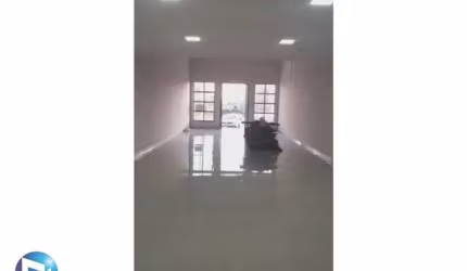 Salão Comercial de Alto Padrão à Venda ou Locação em São José do Rio Preto-SP, Bairro Parque das Amoras II: 1 Sala, 2 Banheiros, 2 Vagas, 150m².