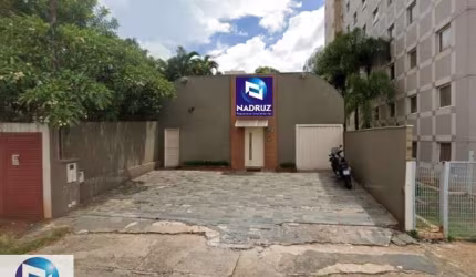 Excelente casa comercial para locação com 8 salas já com ventilador, ar split, moveis planejados, recepção, varias garagens para funcionários e client