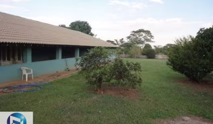 Chácara de luxo à venda em São José do Rio Preto-SP, bairro Jockey Club: 4 quartos, 1 suíte, 2 salas, 4 banheiros, 4 vagas de garagem, 380m².