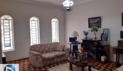 Ótima casa á venda e locação, bairro sao pedro, prox. HB, FAMERP,3 quartos sendo 1 suíte, 2 quartos reversíveis, garagem 2 carros,  despensa no fundo.