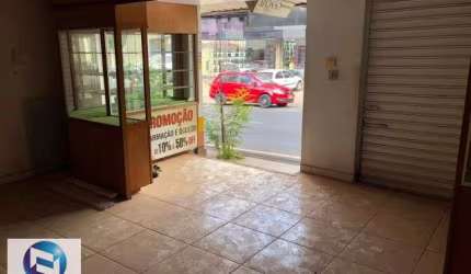 Imperdível: Casa para Locação no Centro de São José do Rio Preto-SP, 3 Quartos, 1 Sala, 2 Banheiros, 200m² de Área.